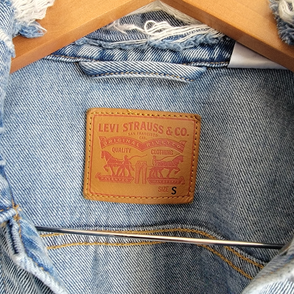 Levi's Embroidered Palm Tree Denim Jacket - Picture 5 of 5